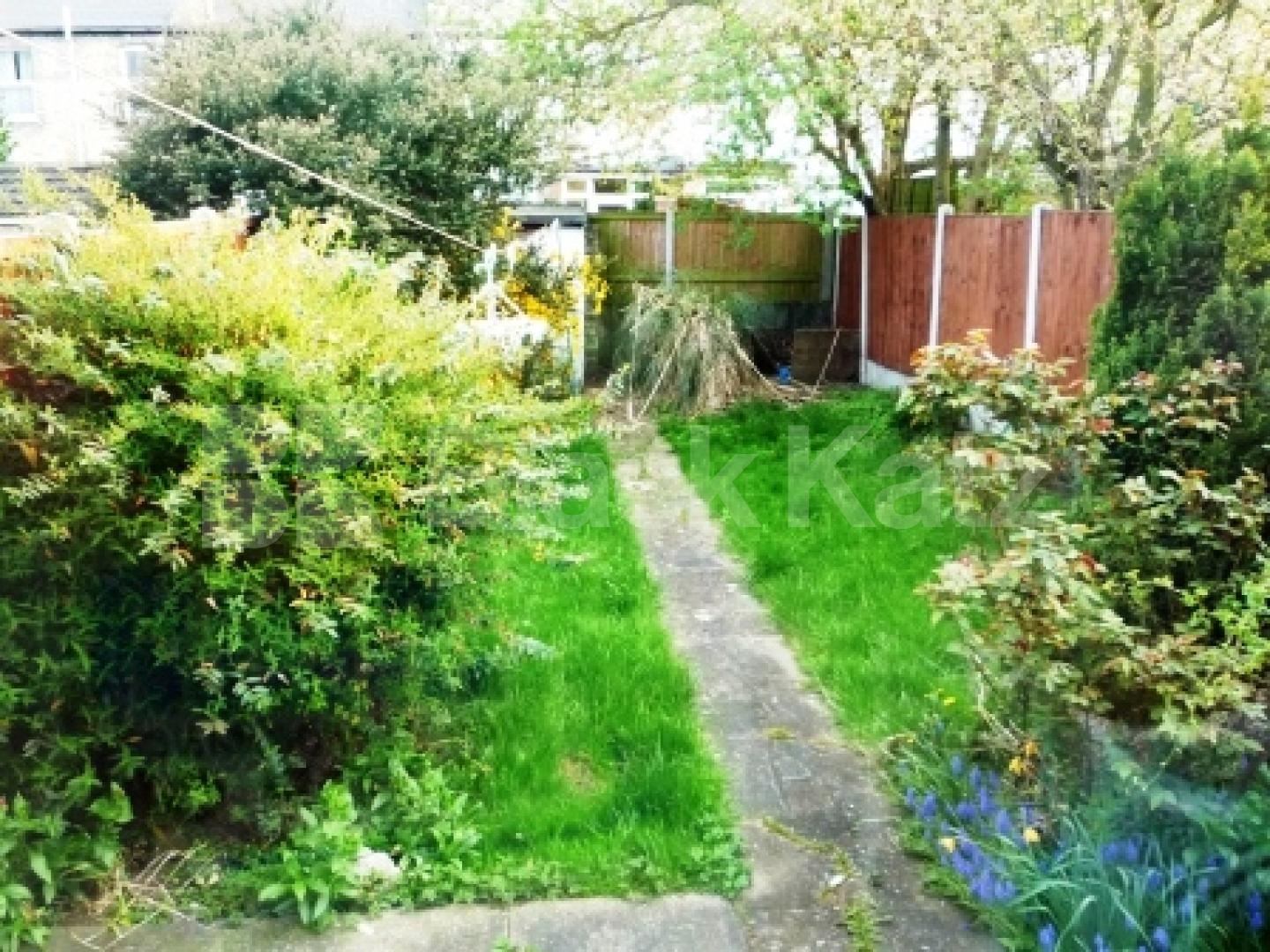 			3 Bedroom, 1 bath, 1 reception House			 Paisley Road, WOOD GREEN