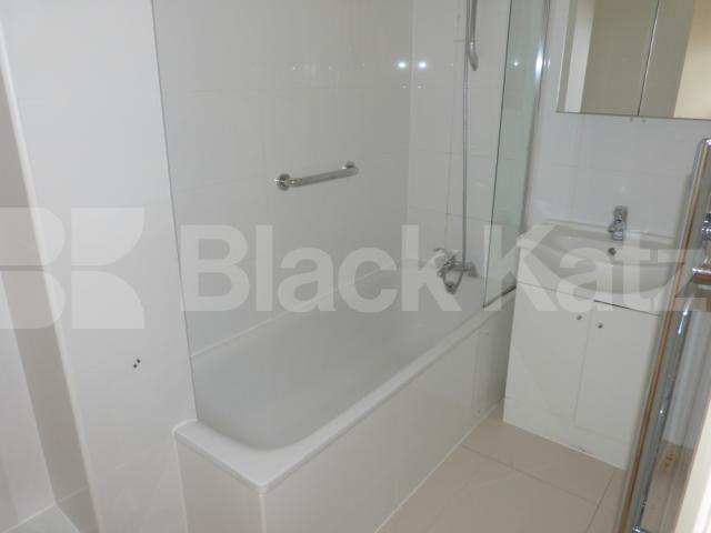 			Great 3 Bed Property !, 3 Bedroom, 1 bath, 1 reception Maisonette			 Hornsey High Street, Hornsey