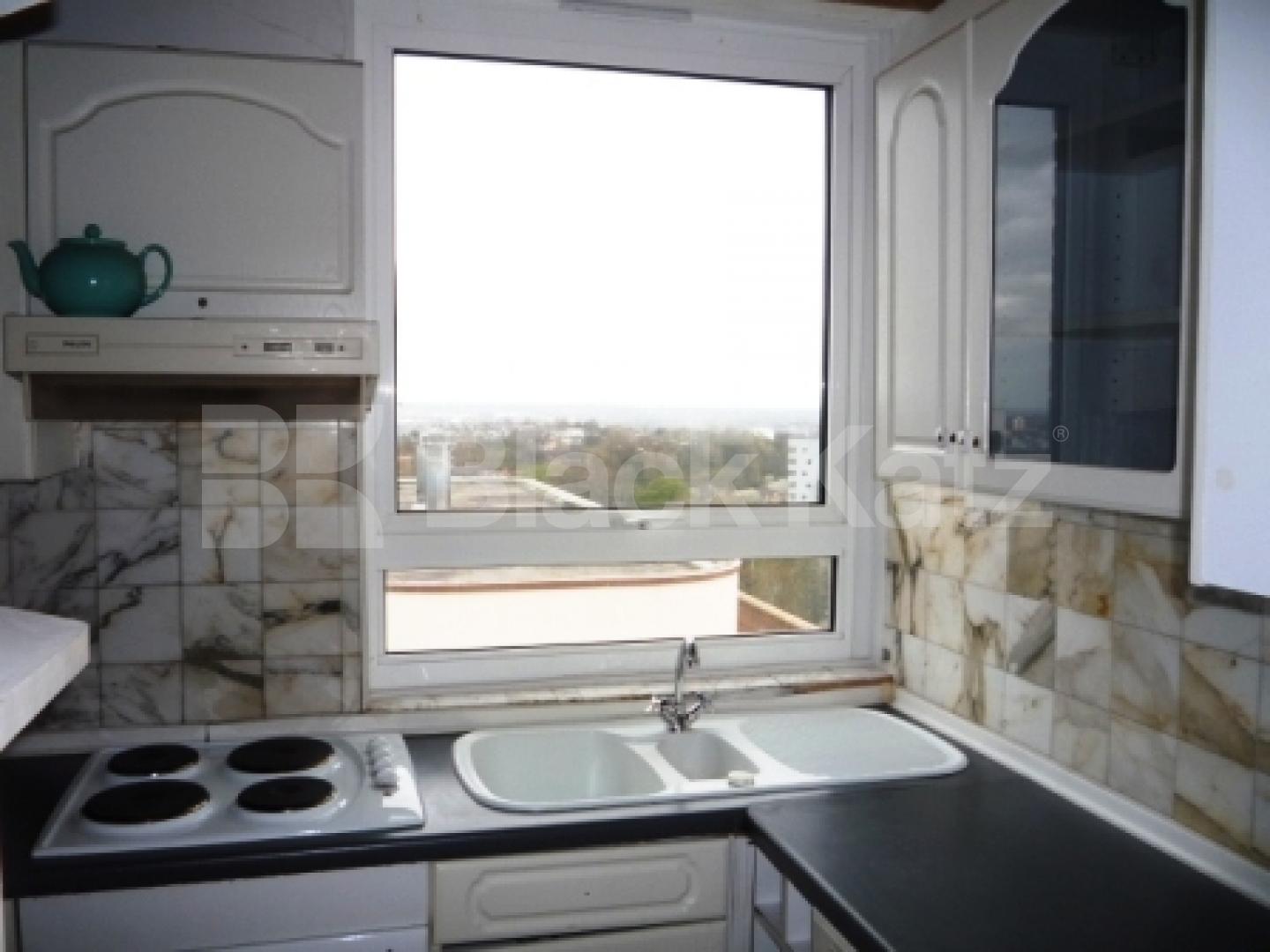 			Studio Apartment, 1 bath, 1 reception Penthouse			 Hilltop house, Crouch End