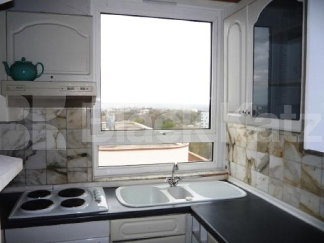 			Studio Apartment, 1 bath, 1 reception Penthouse			 Hilltop house, Crouch End
