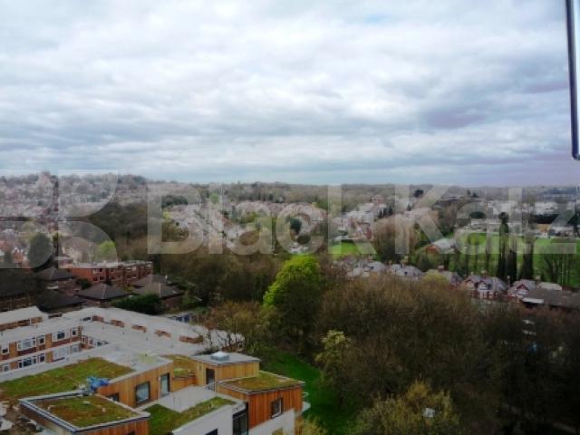 			Studio Apartment, 1 bath, 1 reception Penthouse			 Hilltop house, Crouch End