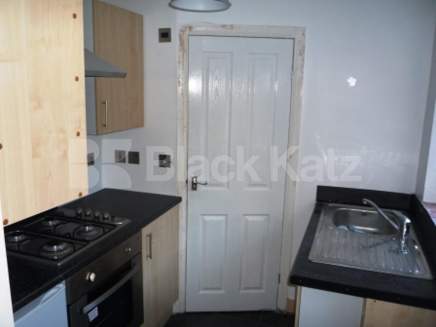 			3 Bedroom, 1 bath, 1 reception Terraced House			 Moselle Avenue, WOOD GREEN