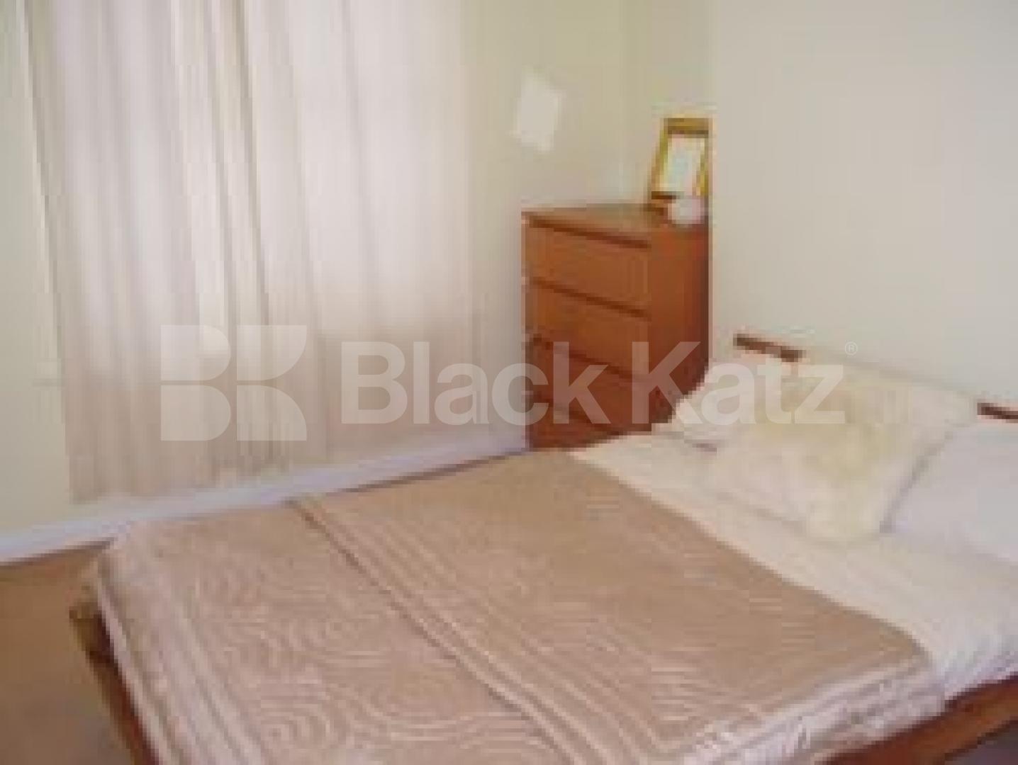 			1 Bedroom, 1 bath, 1 reception Flat			 St Peter Street, ANGEL N1