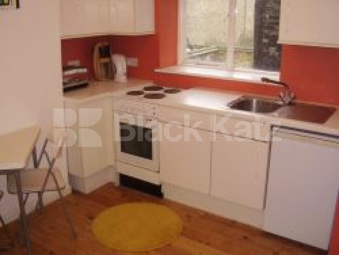 			1 Bedroom, 1 bath, 1 reception Flat			 St Peter Street, ANGEL N1
