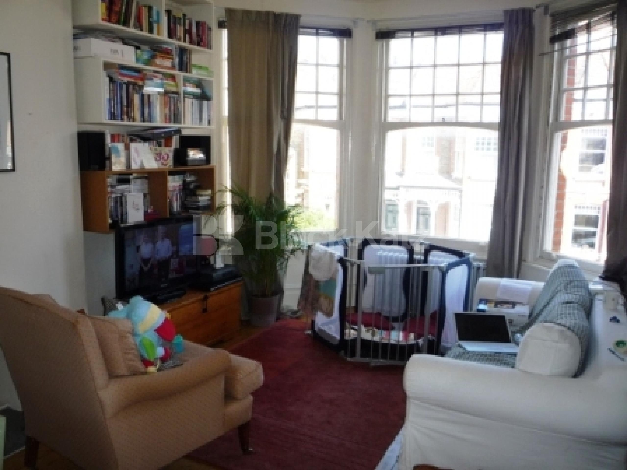 			Wood Floors Throughout !, 2 Bedroom, 1 bath, 1 reception Flat			 Elder Ave, Crouch End N8