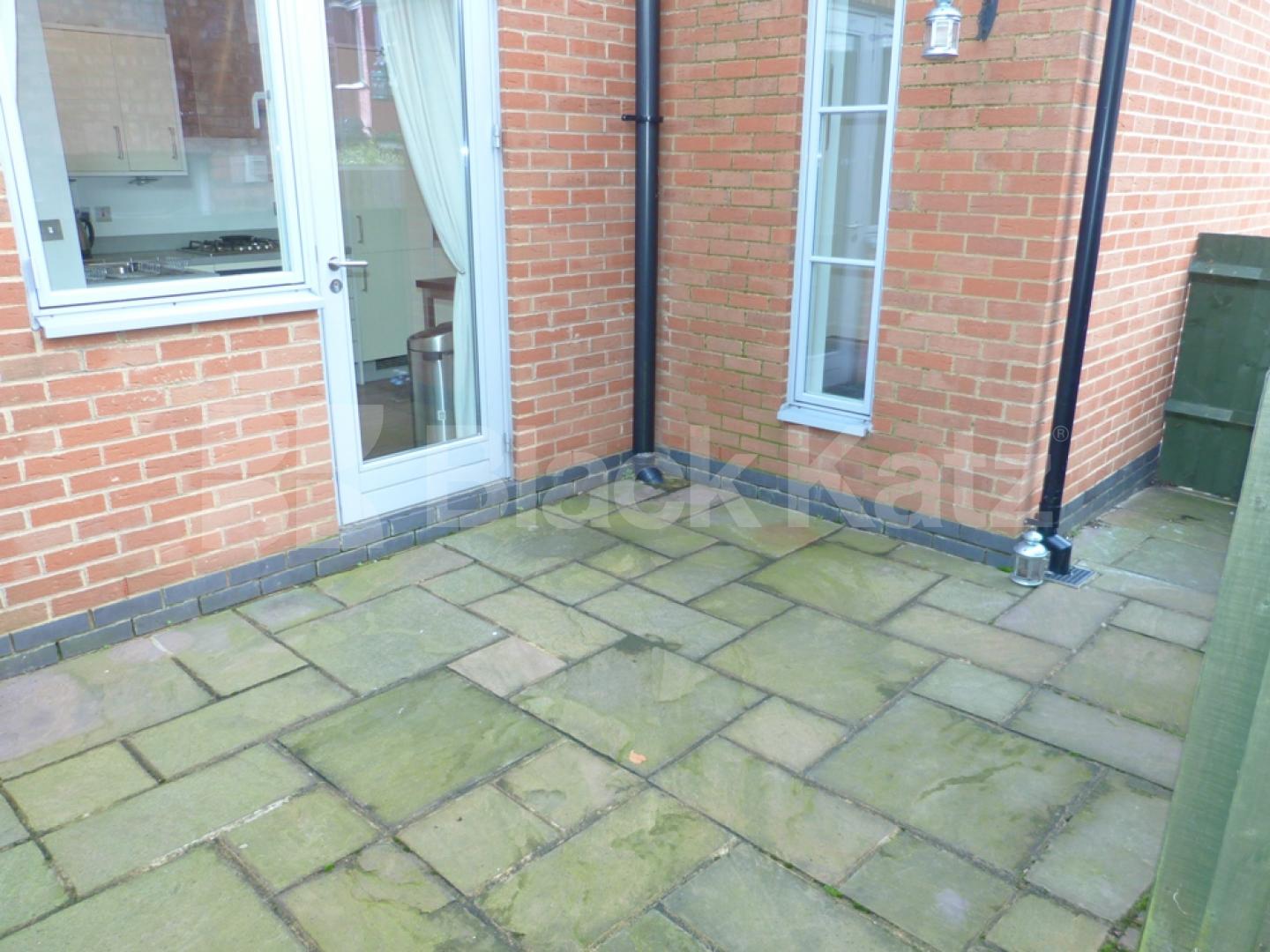 			A Must See Townhouse in Private Gated Mews !, 2 Bedroom, 1 bath, 1 reception Mews House			 Kingsgate Mews, Crouch End