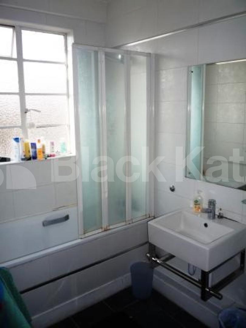 			3 Bedroom, 1 bath, 1 reception Flat			 Elms Avenue, MUSWELL HILL