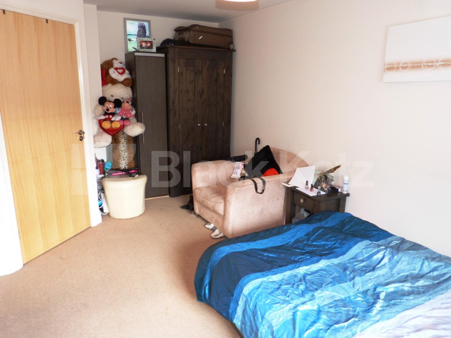 			New Instruction!, 2 Bedroom, 1 bath, 1 reception Apartment			 Bounds Green Road, BOUNDS GREEN 