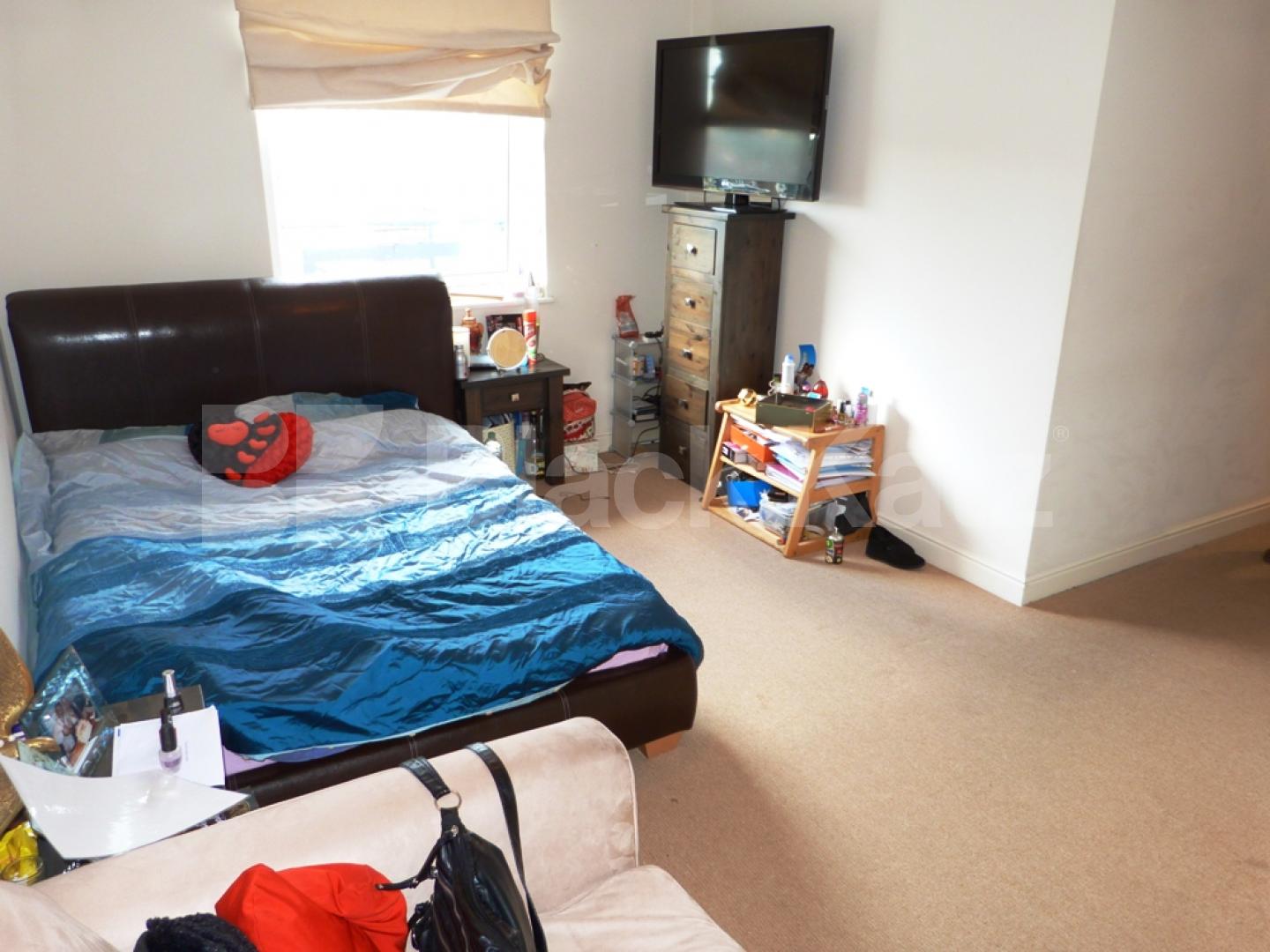 			New Instruction!, 2 Bedroom, 1 bath, 1 reception Apartment			 Bounds Green Road, BOUNDS GREEN 
