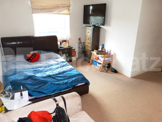 			New Instruction!, 2 Bedroom, 1 bath, 1 reception Apartment			 Bounds Green Road, BOUNDS GREEN 