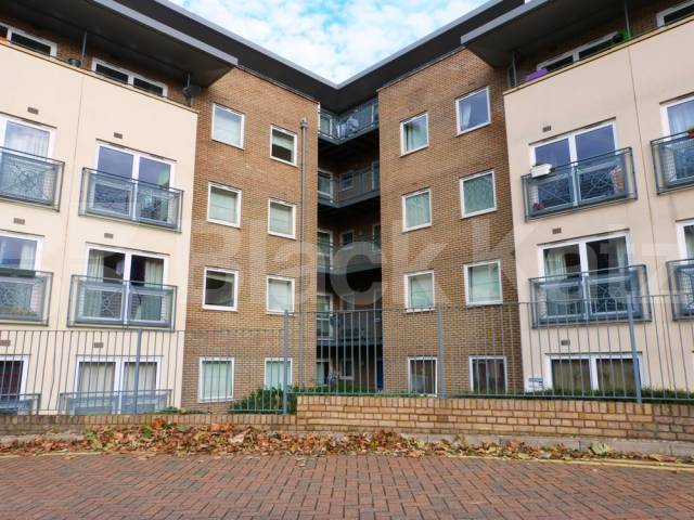 			New Instruction!, 2 Bedroom, 1 bath, 1 reception Apartment			 Bounds Green Road, BOUNDS GREEN 