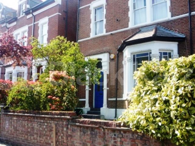 			1 Bedroom, 1 bath, 1 reception Flat			 Crouch Hall Road, CROUCH END