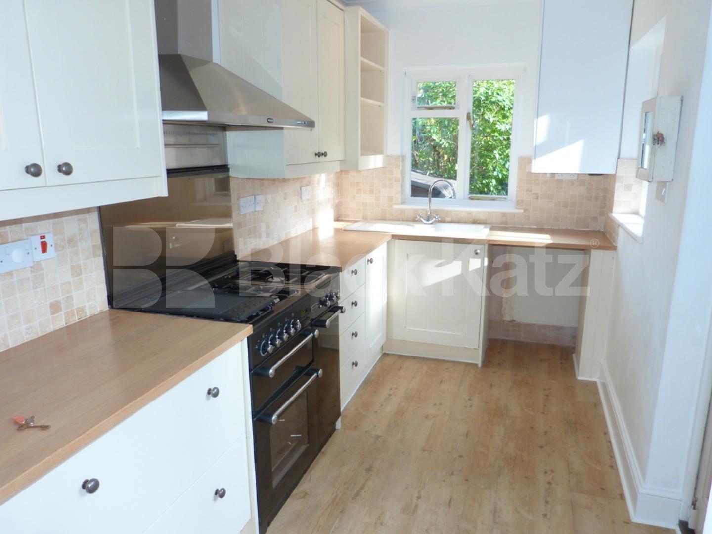 			5 Bedroom, 1 bath, 1 reception House			 Uplands Road, Crouch End
