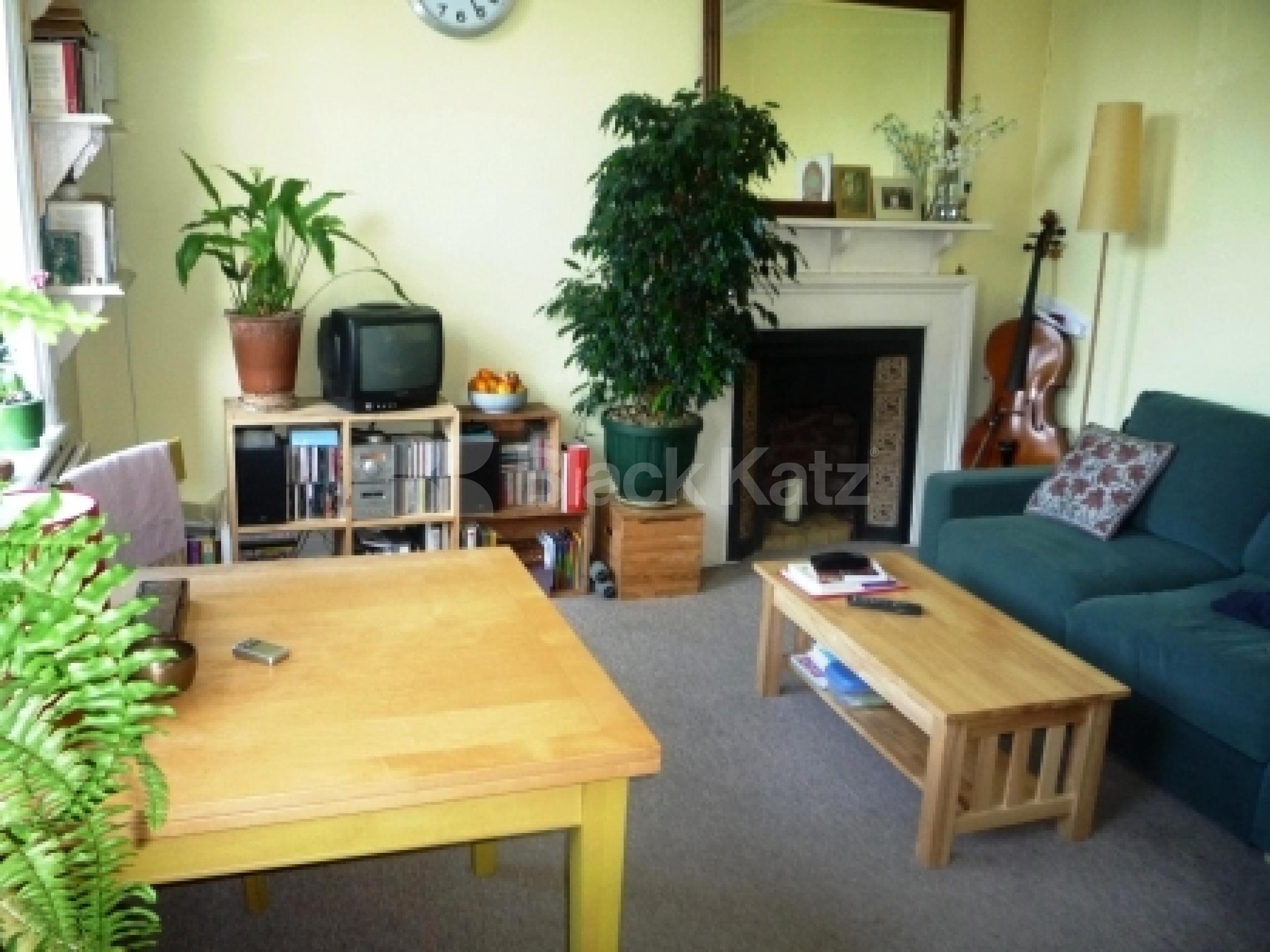 			1 Bedroom, 1 bath, 1 reception Flat			 Crouch Hall Road, CROUCH END N8