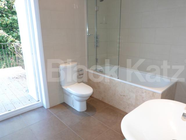 			5 Bedroom, 1 bath, 1 reception House			 Uplands Road, Crouch End