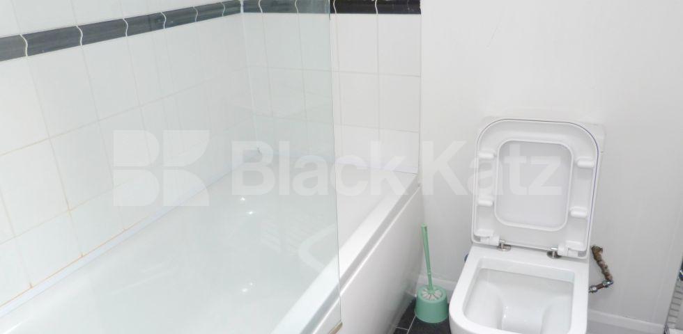 			NEW INSTRUCTION, 2 Bedroom, 1 bath, 1 reception Flat			 Benbow Road, SHEPHERDS BUSH