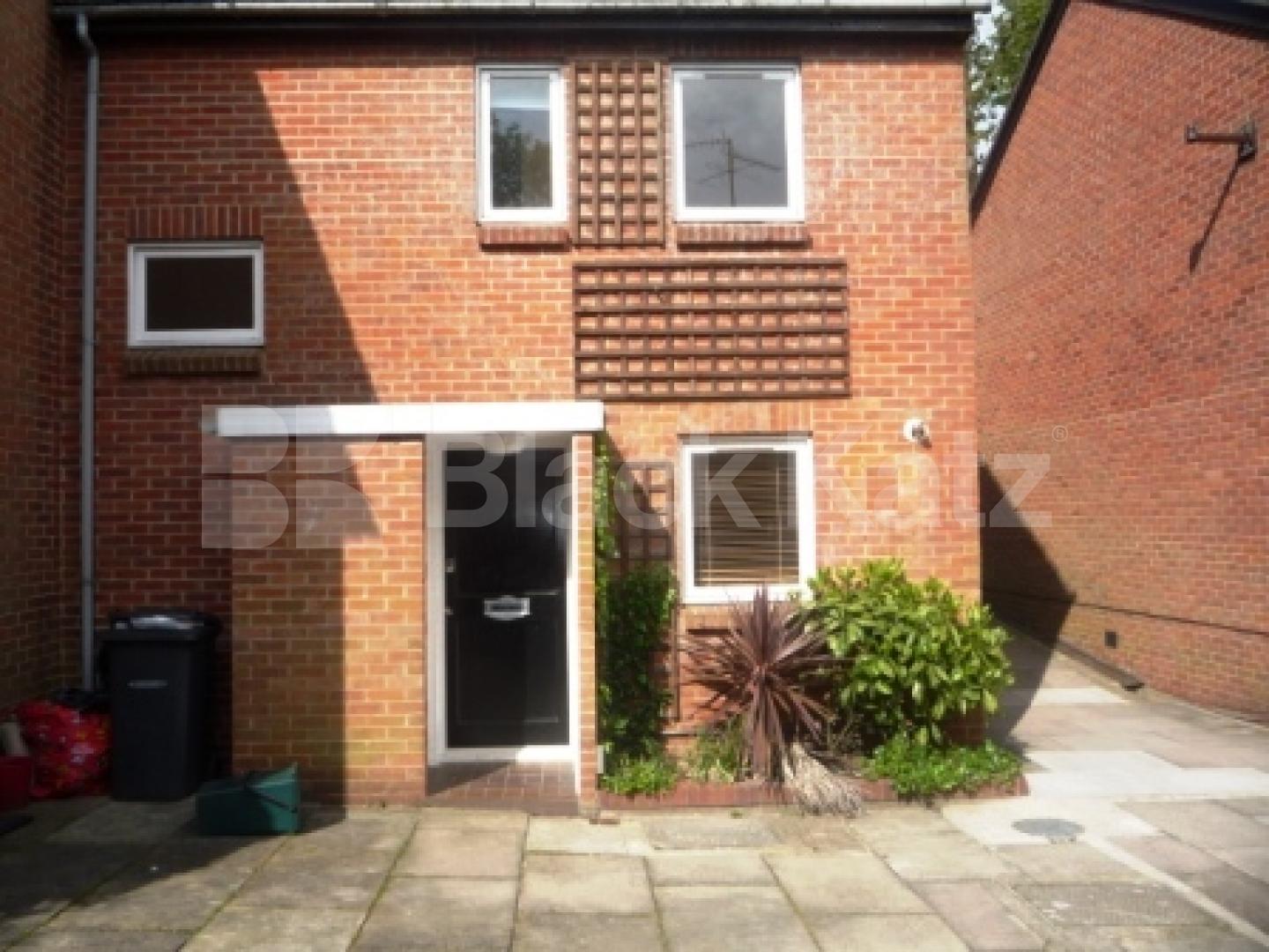 			2 Bedroom, 1 bath, 1 reception Semi-Detached House			 Highgate, HIGHGATE