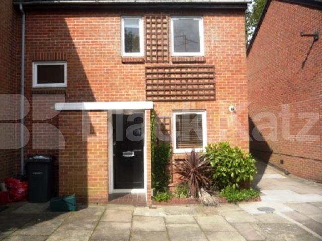 			2 Bedroom, 1 bath, 1 reception Semi-Detached House			 Highgate, HIGHGATE