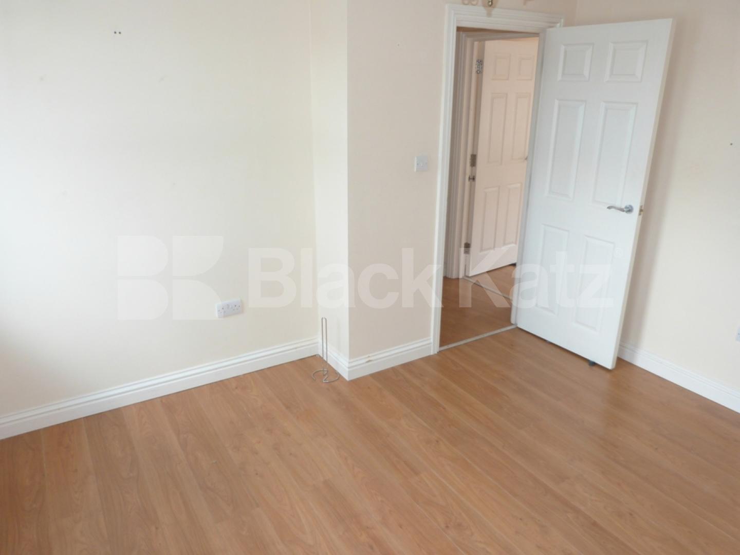 			2 Bedroom, 1 bath, 1 reception Flat			 Park Rd, Crouch End