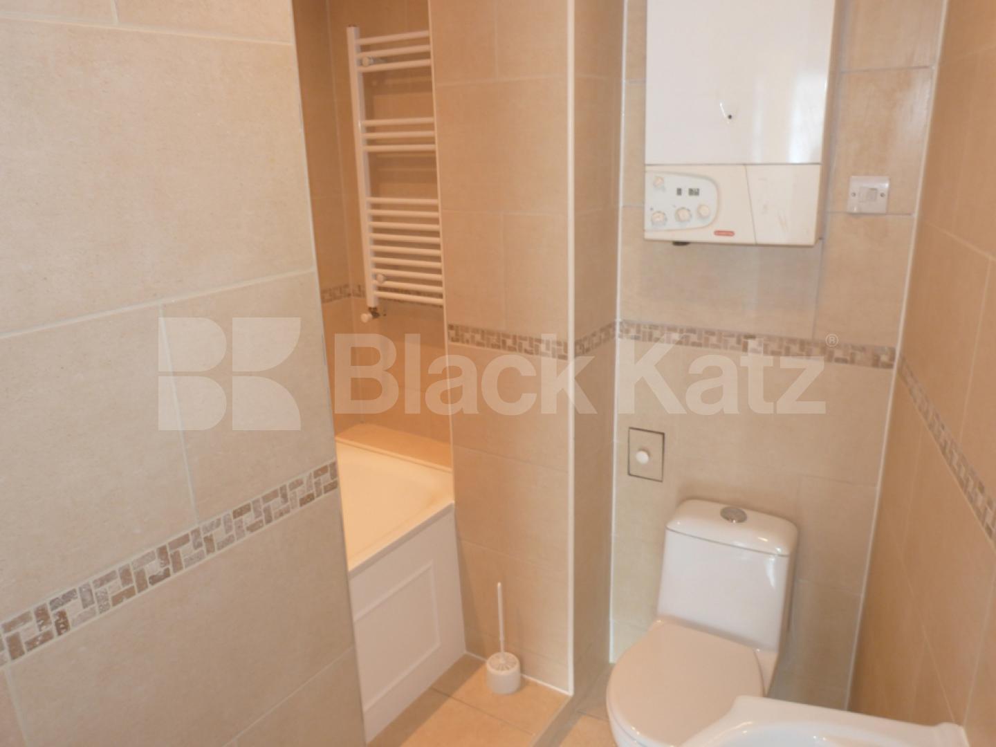 			2 Bedroom, 1 bath, 1 reception Flat			 Park Rd, Crouch End