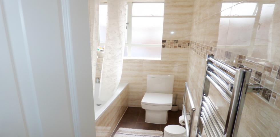 			NEW INSTRUCTION, 2 Bedroom, 1 bath, 1 reception Flat			 Priory Road, SOUTH HAMPSTEAD