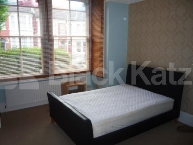 			2 Bedroom, 1 bath, 1 reception Flat			 Elm Park Road, Finchley Central