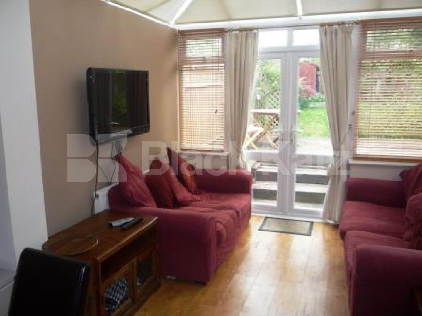 			2 Bedroom, 1 bath, 1 reception Flat			 Elm Park Road, Finchley Central