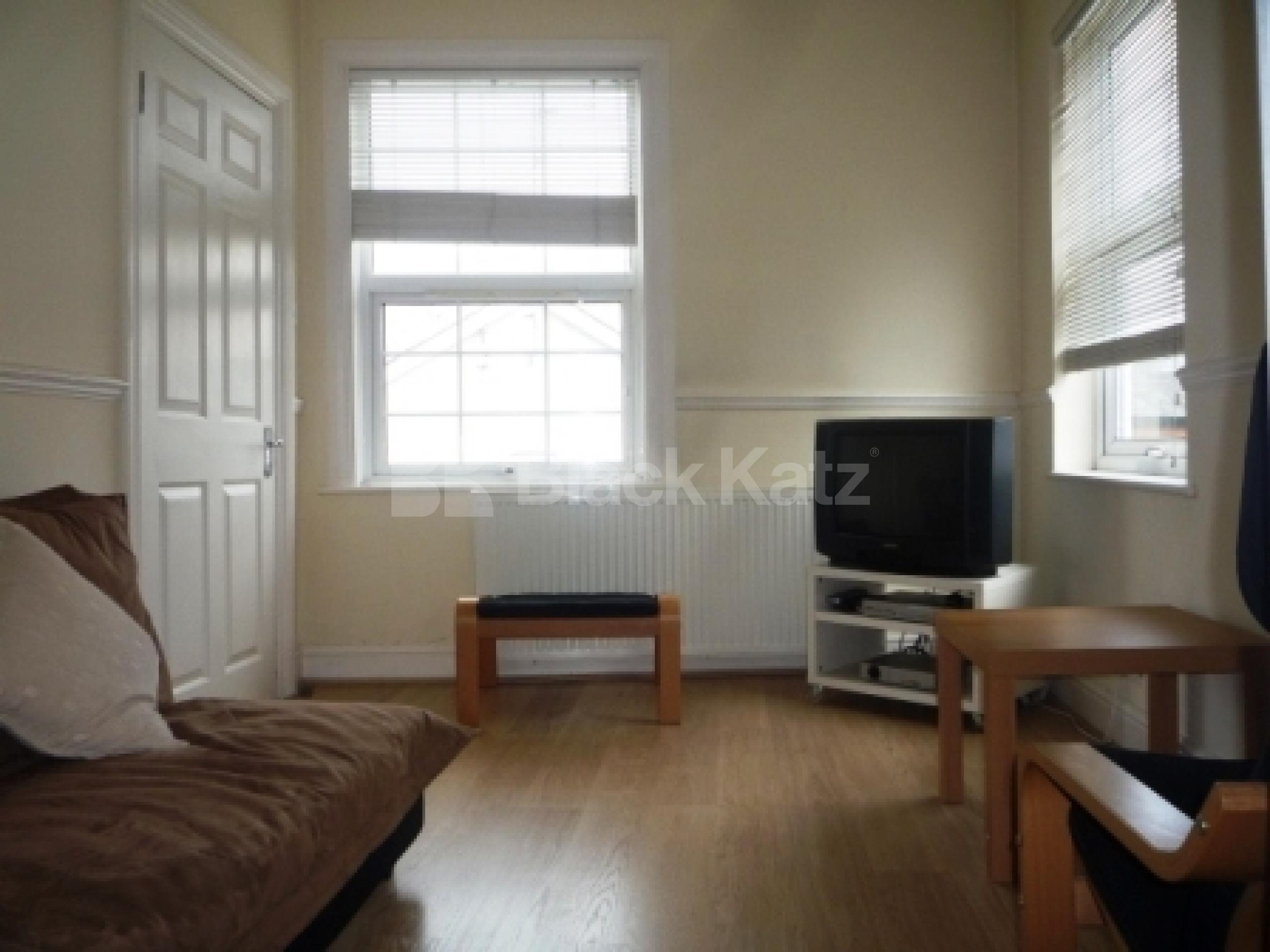 			2 Bedroom, 1 bath, 1 reception Flat			 Pembroke Road, Muswell Hill N10