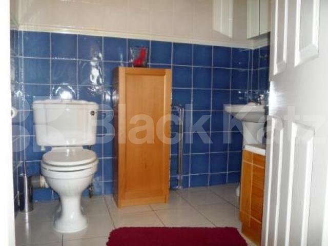 			2 Bedroom, 1 bath, 1 reception Flat			 Pembroke Road, Muswell Hill