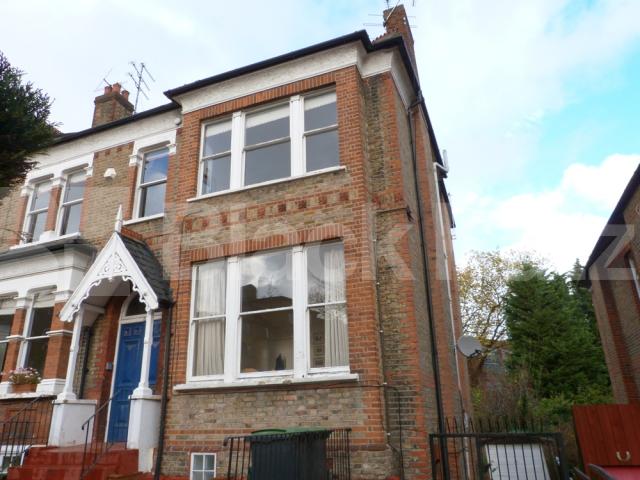 			Coleridge School Catchment!, 1 Bedroom, 1 bath, 1 reception Flat			 Christchurch Road, CROUCH END