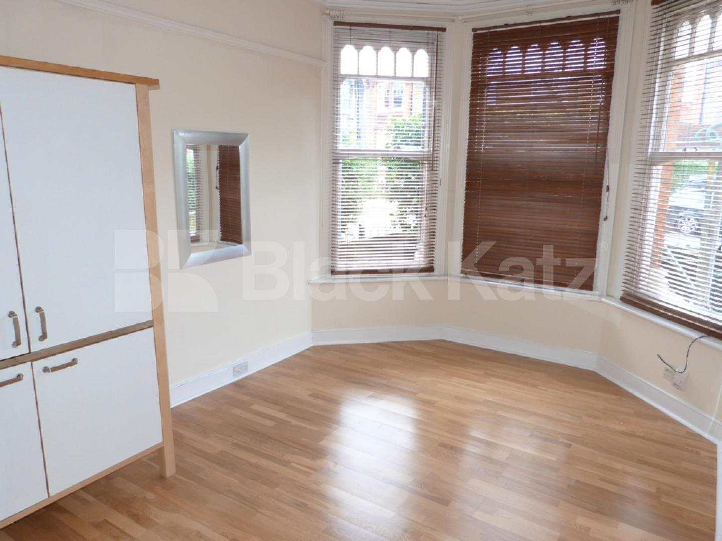 			NEW INSTRUCTION!, Studio Apartment, 1 bath, 1 reception Studio			 Ferme Park Road, CROUCH END