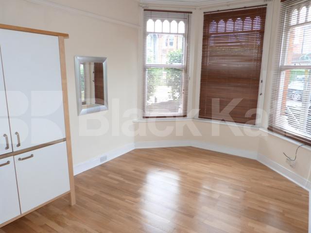 			NEW INSTRUCTION!, Studio Apartment, 1 bath, 1 reception Studio			 Ferme Park Road, CROUCH END