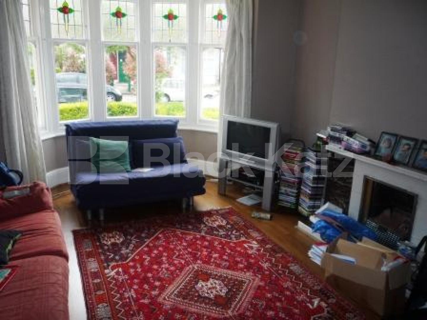 			LET, 3 Bedroom, 1 bath, 1 reception House			 Elmfield Avenue, CROUCH END