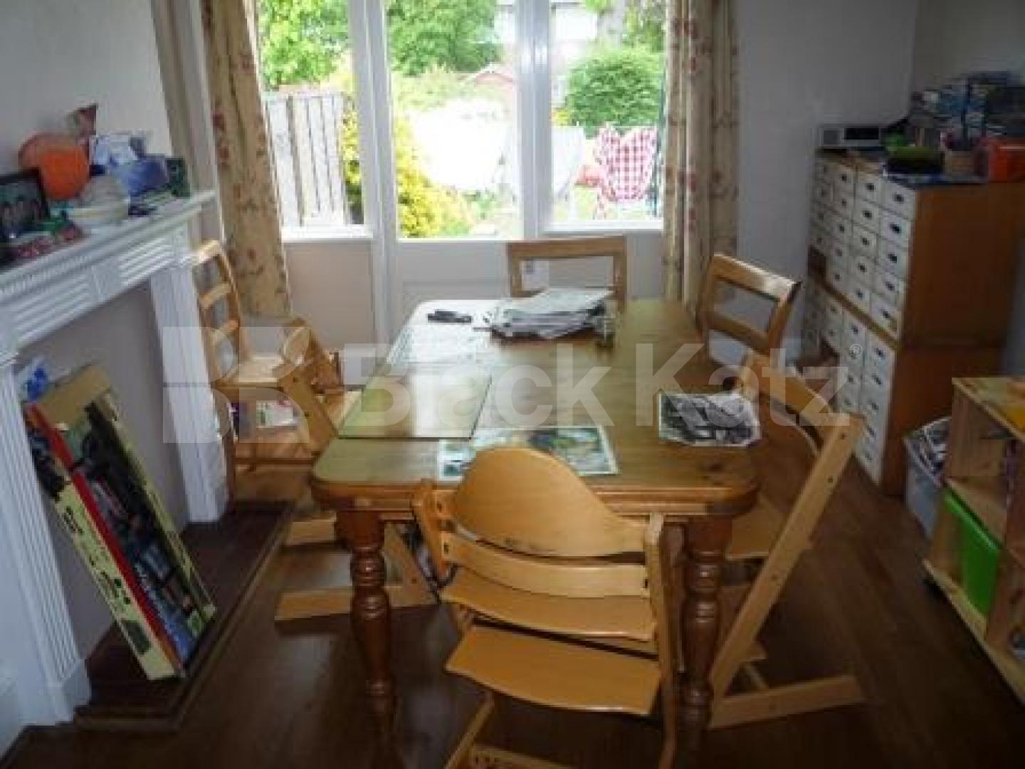 			LET, 3 Bedroom, 1 bath, 1 reception House			 Elmfield Avenue, CROUCH END