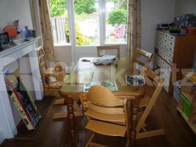 			LET, 3 Bedroom, 1 bath, 1 reception House			 Elmfield Avenue, CROUCH END