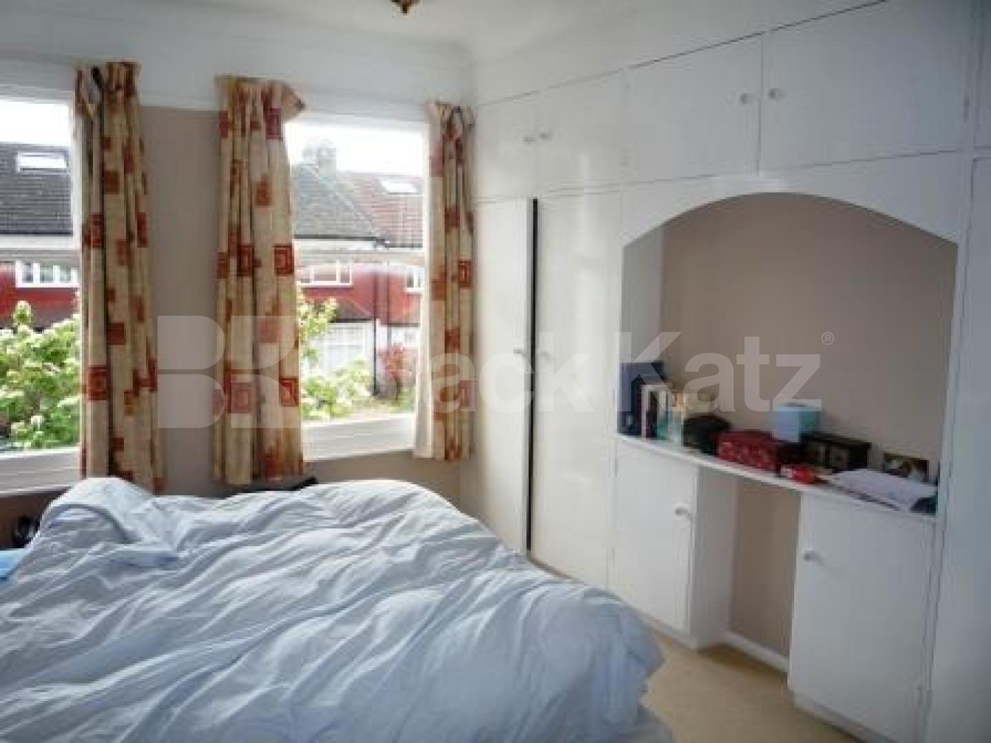 			LET, 3 Bedroom, 1 bath, 1 reception House			 Elmfield Avenue, CROUCH END