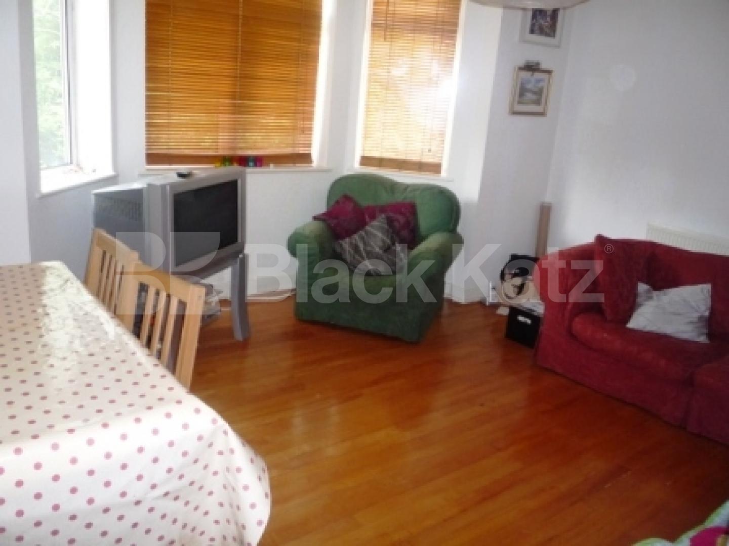 			2 Bedroom, 1 bath, 1 reception Flat			 Montenotte Road, Crouch End