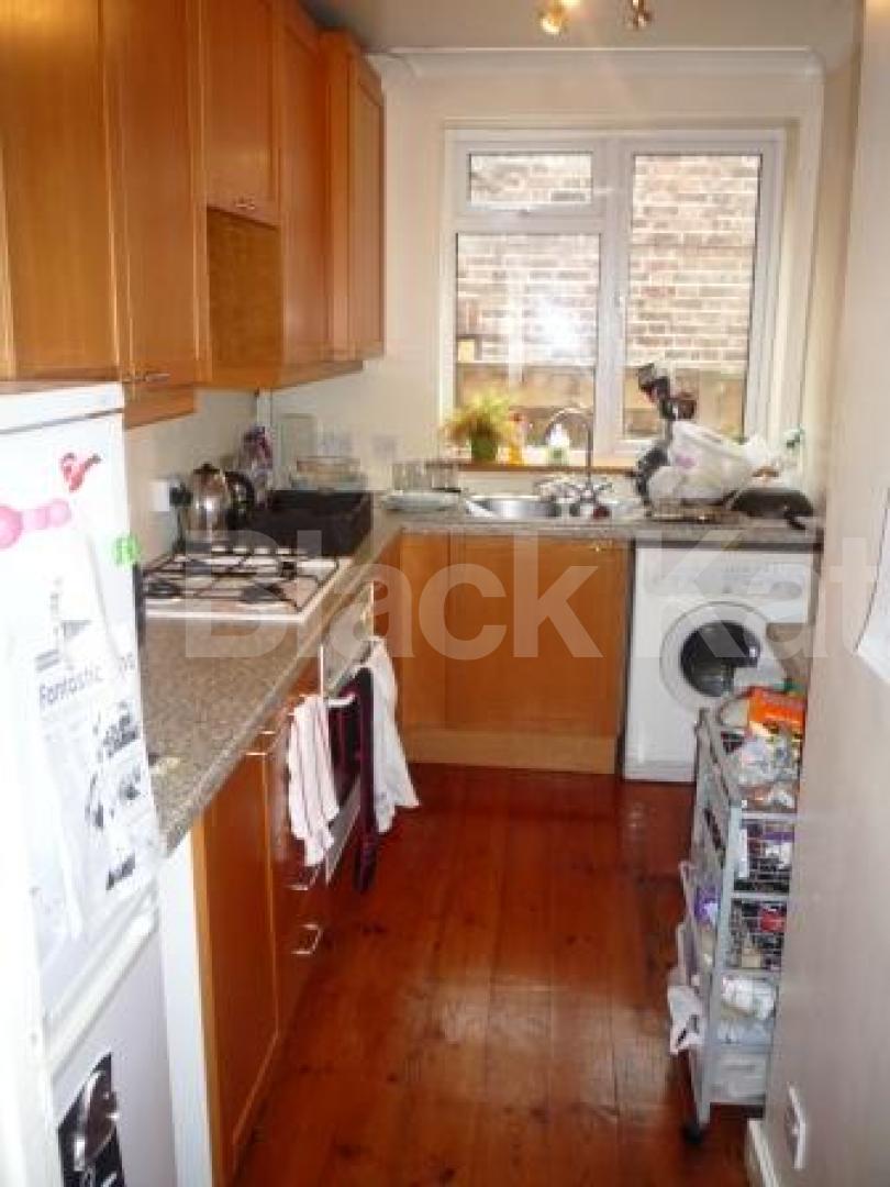 			2 Bedroom, 1 bath, 1 reception Flat			 Montenotte Road, Crouch End