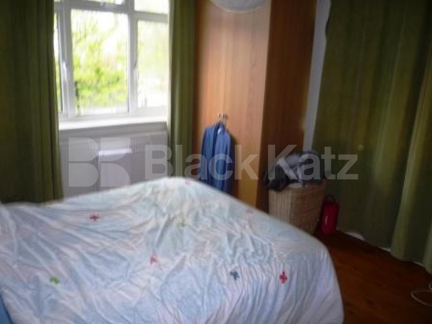 			2 Bedroom, 1 bath, 1 reception Flat			 Montenotte Road, Crouch End