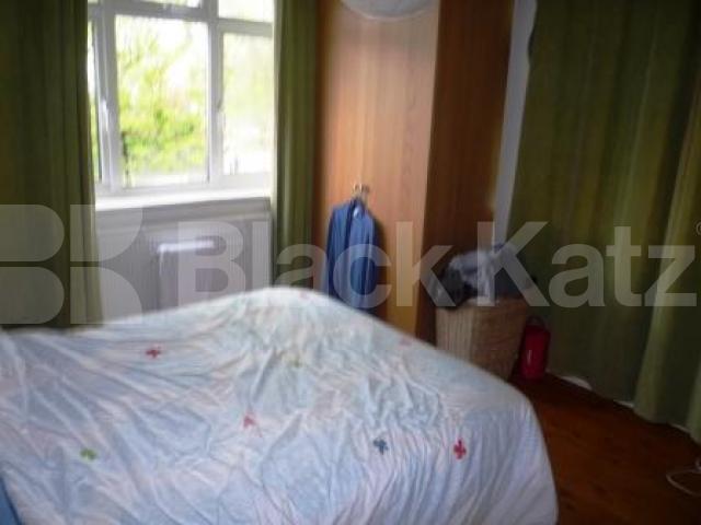 			2 Bedroom, 1 bath, 1 reception Flat			 Montenotte Road, Crouch End