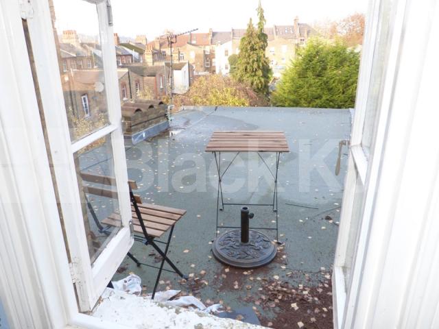 			Studio Apartment, 1 bath, 1 reception Studio			 Temple Road, CROUCH END