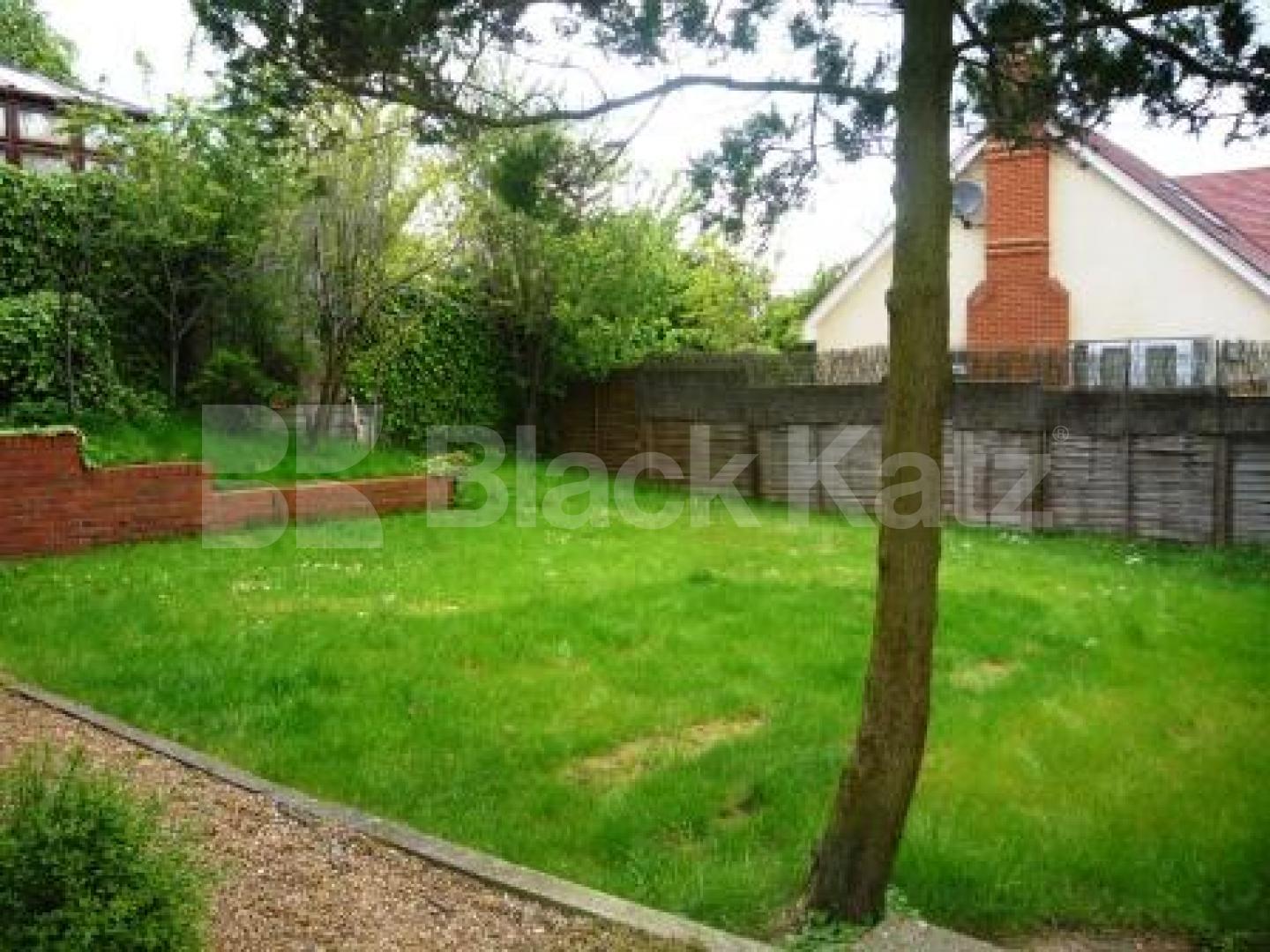 			2 Bedroom, 1 bath, 1 reception Flat			 Montenotte Road, Crouch End