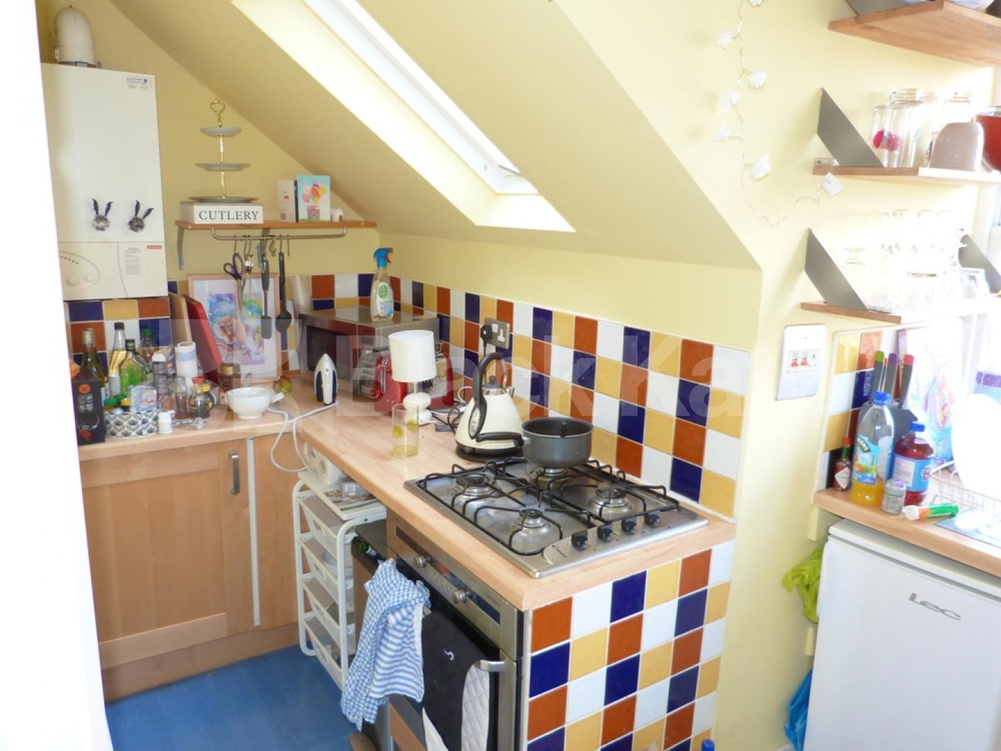 			Studio Apartment, 1 bath, 1 reception Studio			 Temple Road, CROUCH END