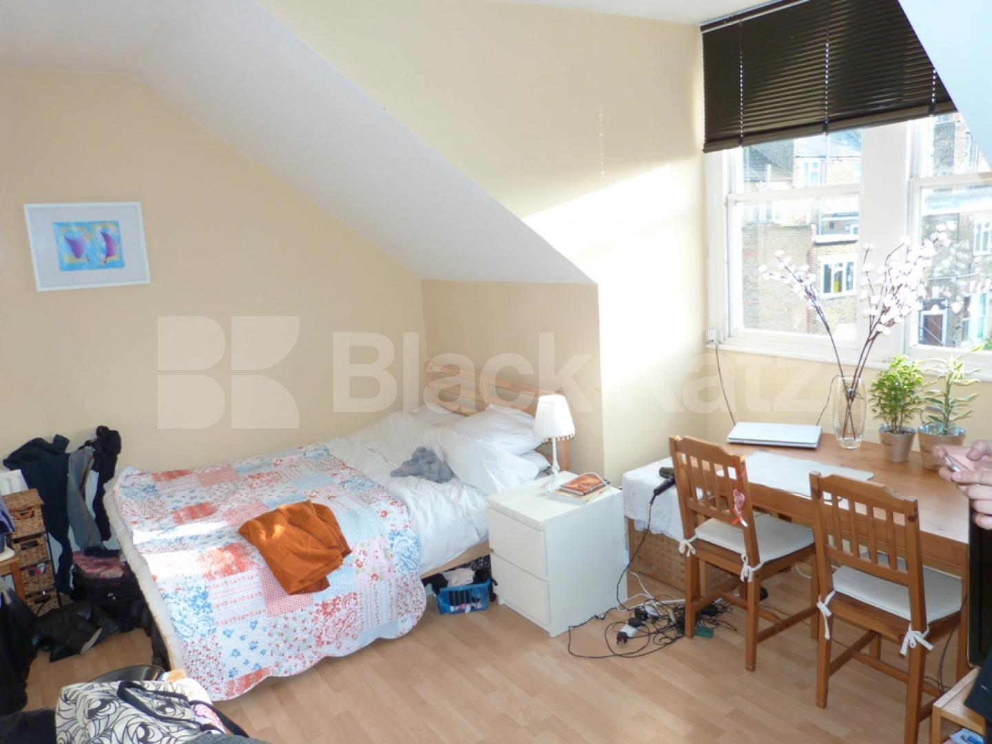 			Studio Apartment, 1 bath, 1 reception Studio			 Temple Road, CROUCH END