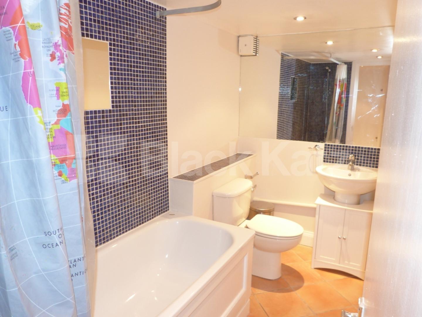 			New Instruction !, 1 Bedroom, 1 bath, 1 reception Flat			 Crescent Road, CROUCH END