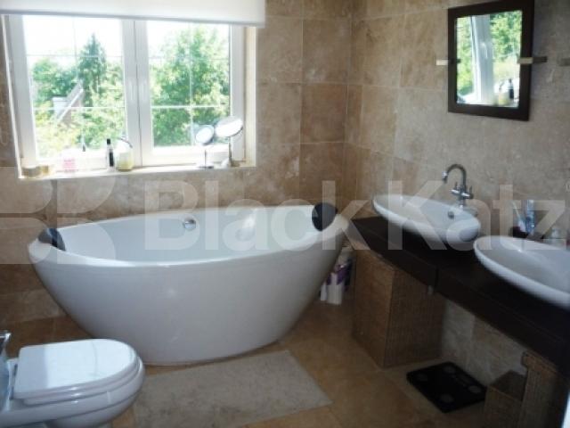 			4 Bedroom, 1 bath, 1 reception Detached House			 Winchmore Hill, Winchmore Hill