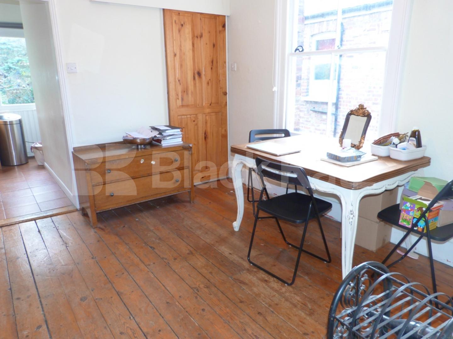 			2 Bedroom, 1 bath, 1 reception Flat			 Palace Gates Road, Alexandra Palace