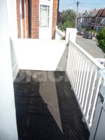 			2 Bedroom, 1 bath, 1 reception Flat			 Woodside Road, Wood Green