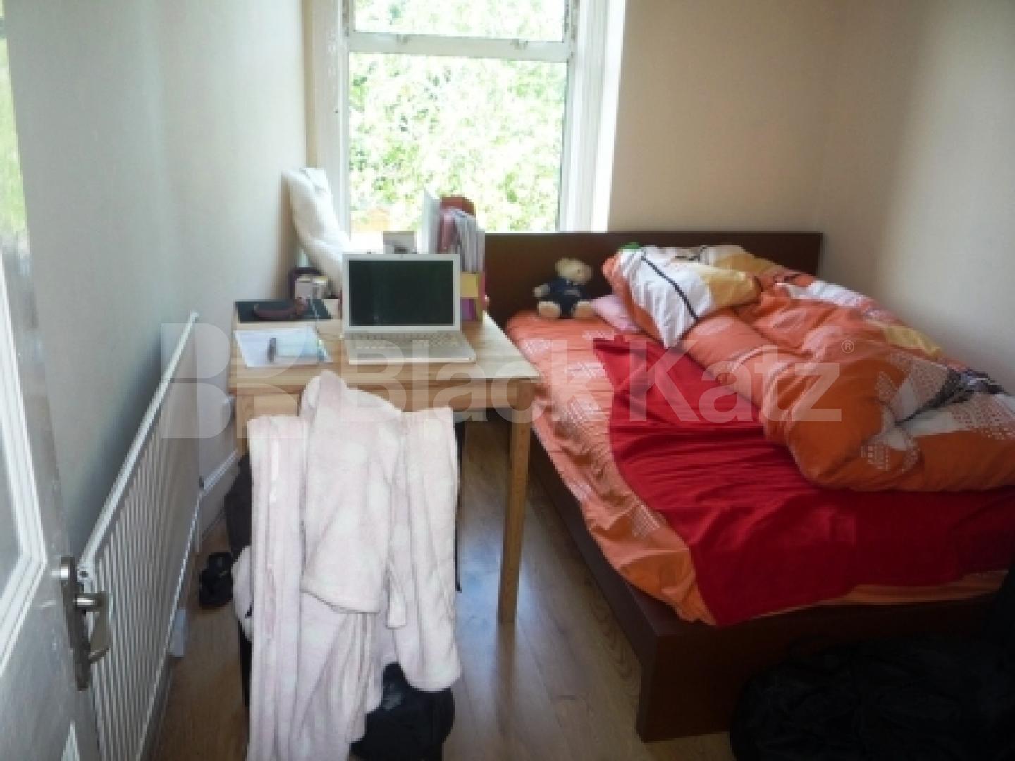 			2 Bedroom, 1 bath, 1 reception Flat			 Woodside Road, Wood Green