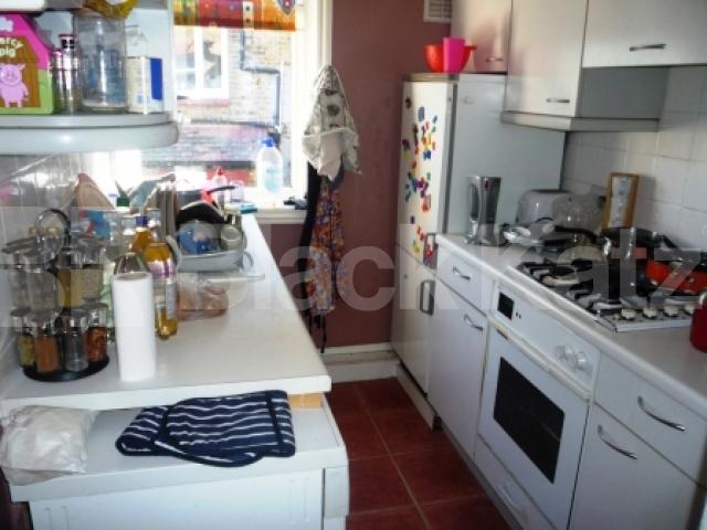 			3 Bedroom, 1 bath, 1 reception Flat			 Glendale Avenue, Wood Green